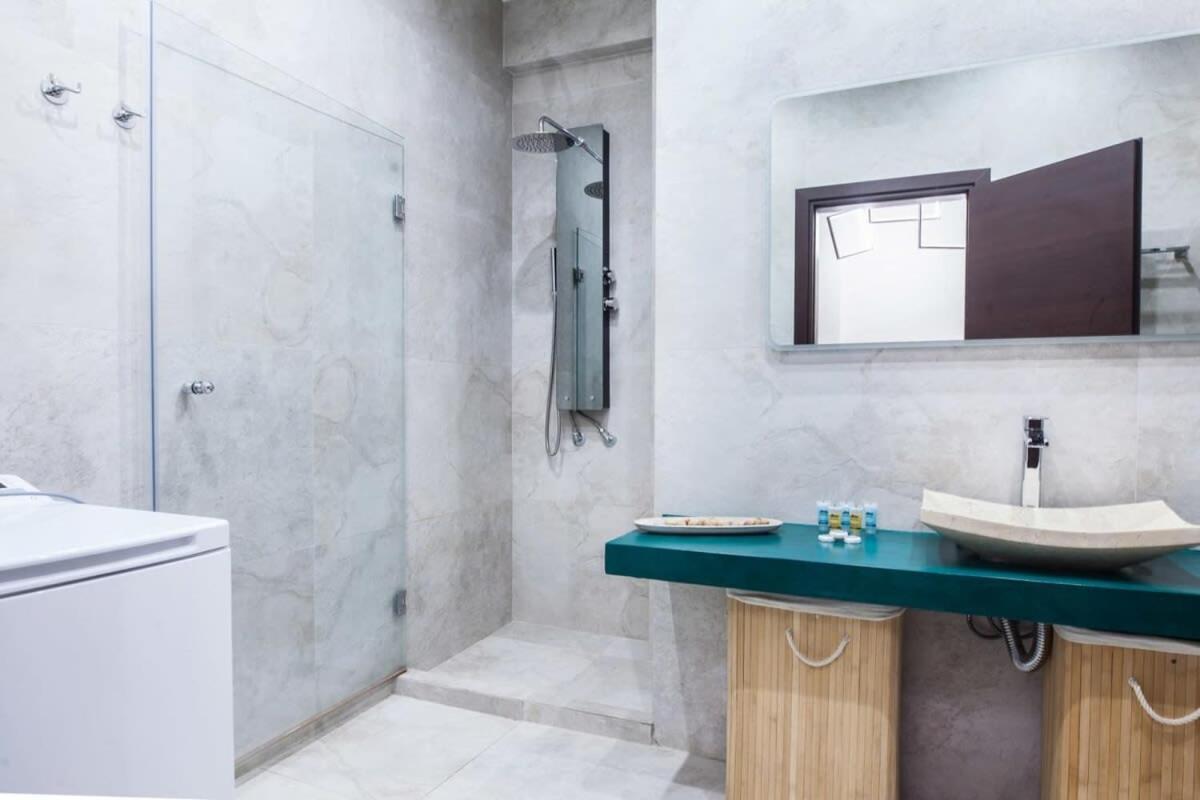 Beautiful Elegant Apartment Next To Monastiraki Athén Kültér fotó